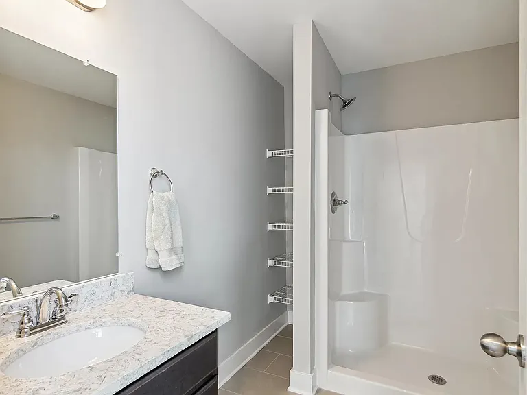 2535 W Towne St — Photo 23
