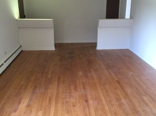 4821 Lee St APT 3C, Skokie, IL 60077