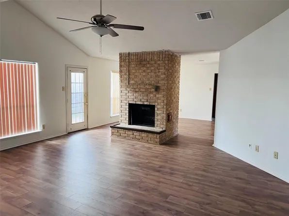 2239 Trail West St, Sugar Land, TX 77478