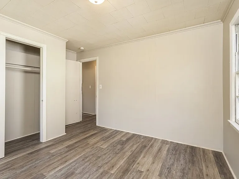 1006 E Devonshire St — Photo 27