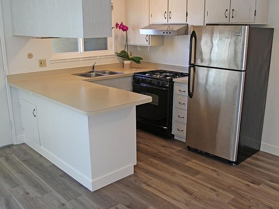 2nd image of 398 Klamath St APT 3