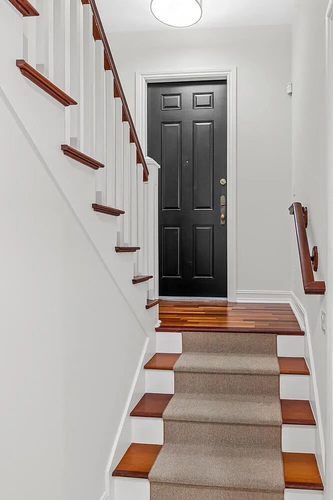 3 bed, 3.5 bath, 1866 sqft, $7,500 — Photo 2