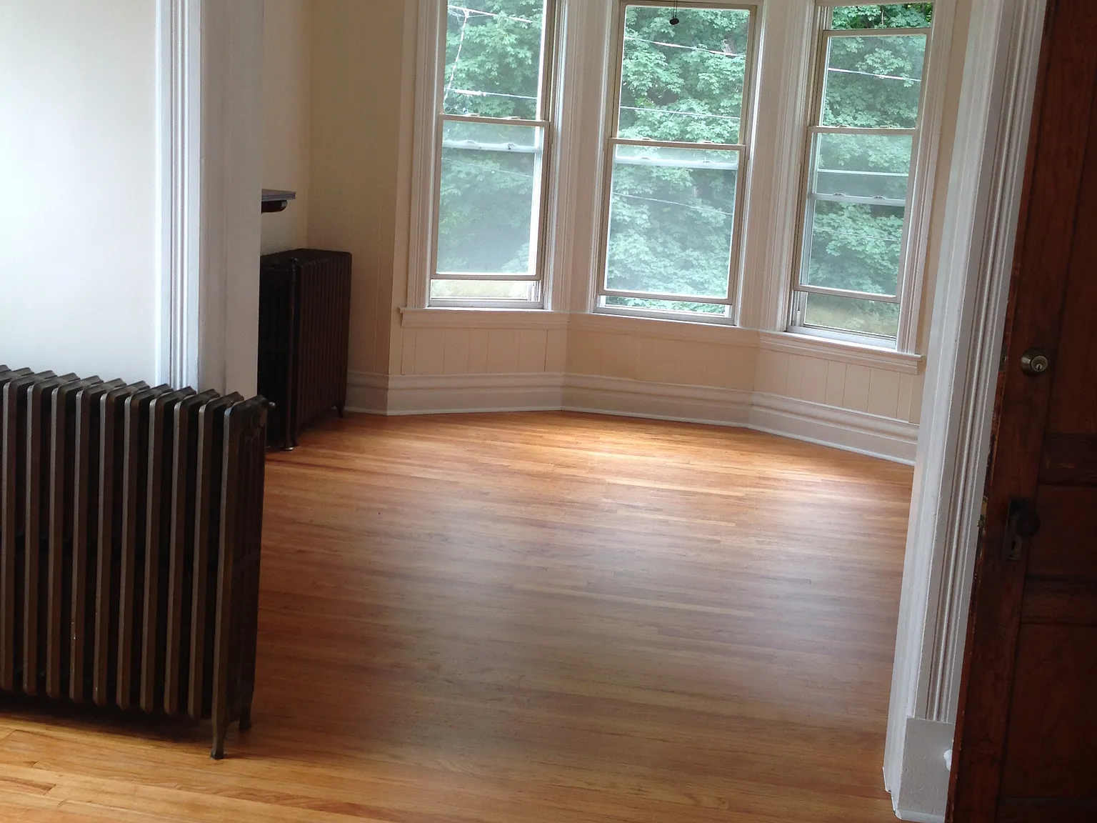 3 bed, 1200 sqft, $1,800 — Photo 2