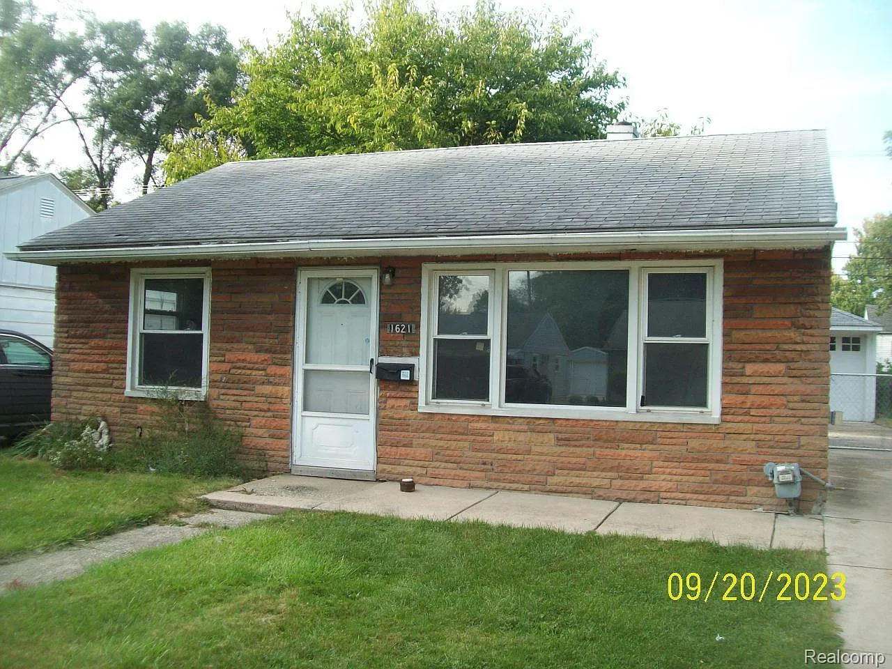 1621 E Meyers Ave photo 1
