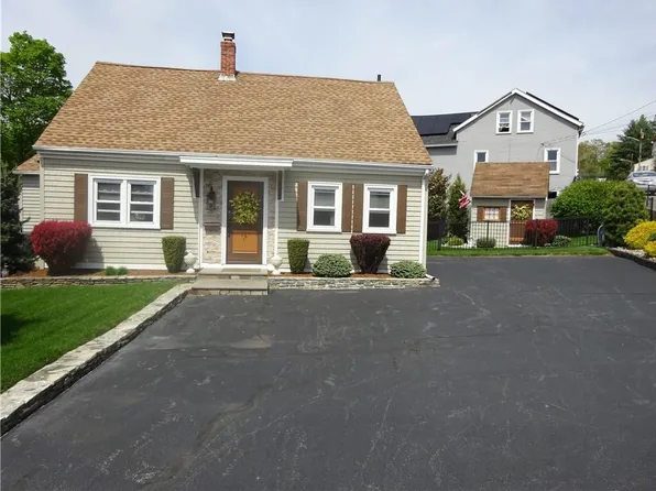 42 Wakefield St, West Warwick, RI 02893