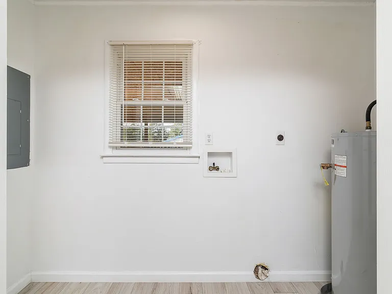 331 Sarvis Dr — Photo 23