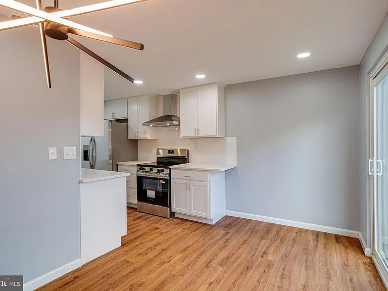 1359 Raleigh Dr — Photo 17