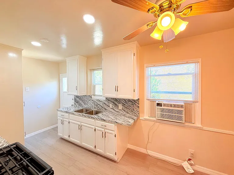 1535 - 1537 South Fairfax Ave. — Photo 10