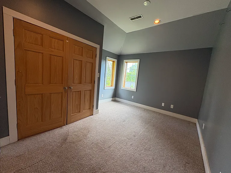1203 W Johnson St — Photo 28