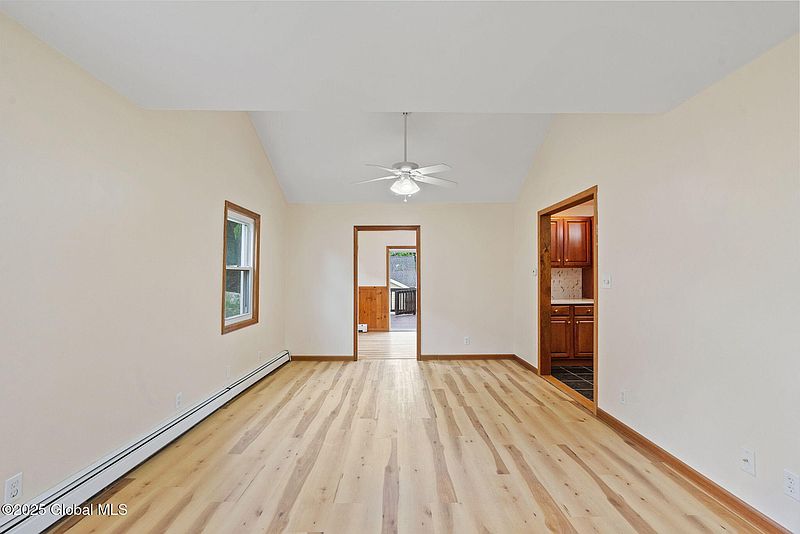 4th image of 11 Packer Avenue
