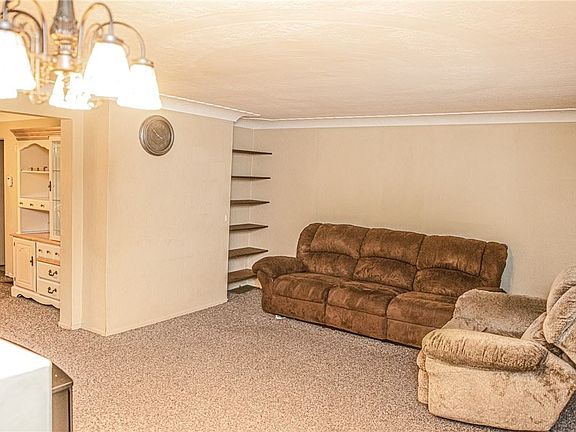 4th image of 408 33rd St