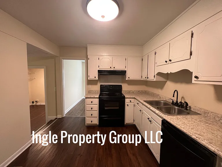 5418 Hampton Rd — Photo 2