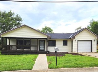 812 N 8th St, Plattsmouth, NE 68048