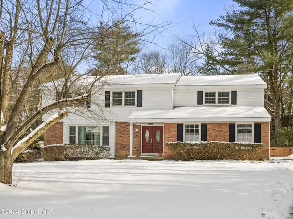 906 Northumberland Drive, Niskayuna, NY 12309