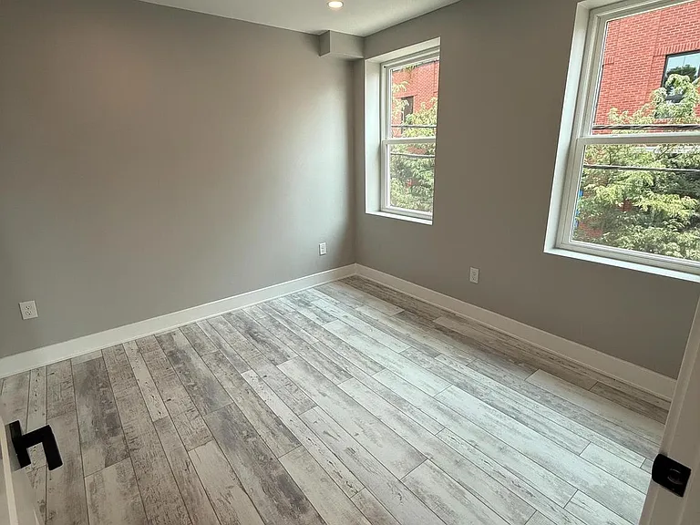 2623 Poplar St #2 — Photo 13