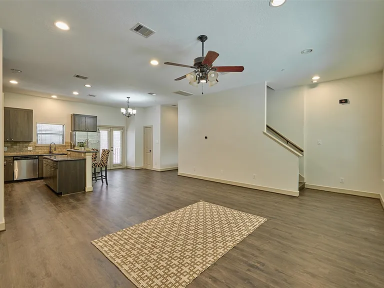 2422 Navigation Blvd #E — Photo 11