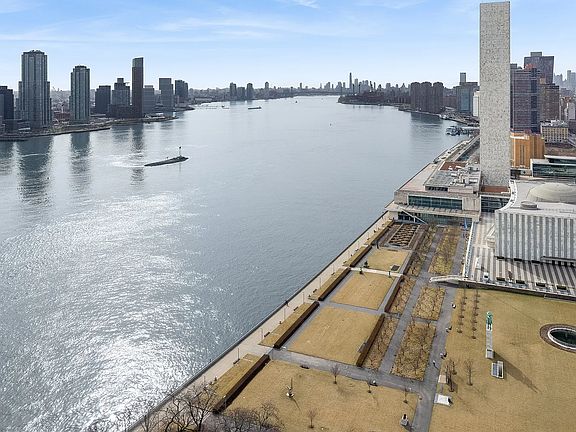 3rd image of 870 United Nations Plz #31/32F