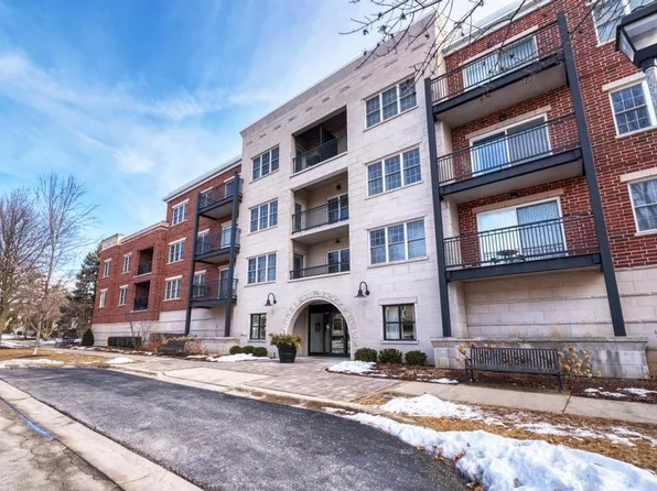 111 N Larch Ave APT 306, Elmhurst, IL 60126