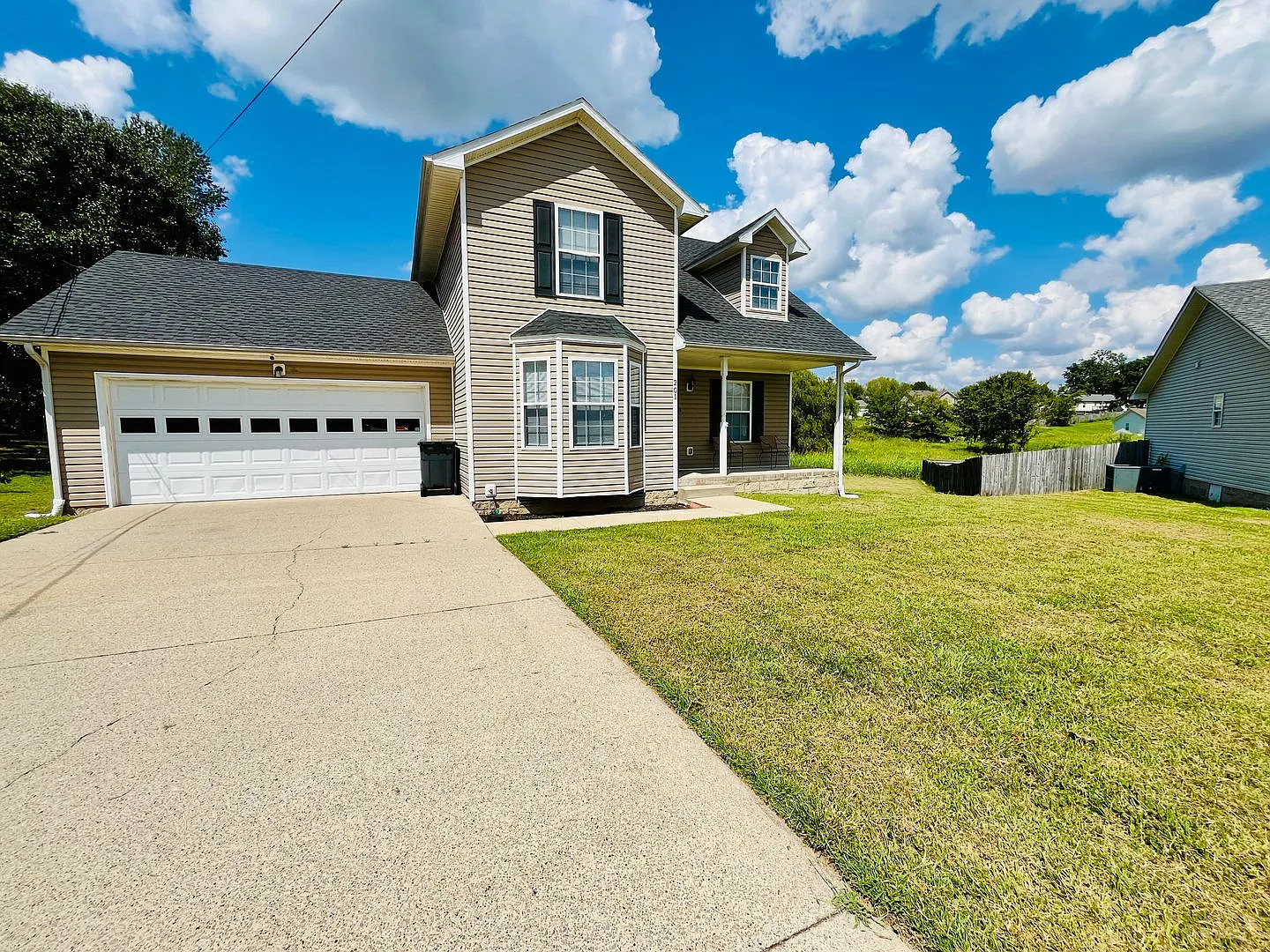 Large Home Coming Soon! Close to Fort Campbell with Large Fenced Yard — Photo 2
