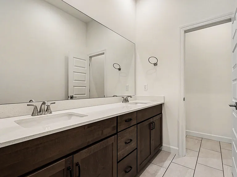 16169 Fontana St — Photo 8