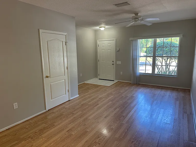 1239 Kennewick Ct — Photo 4