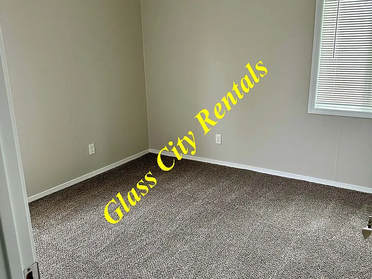 1309 Corry Ave — Photo 8