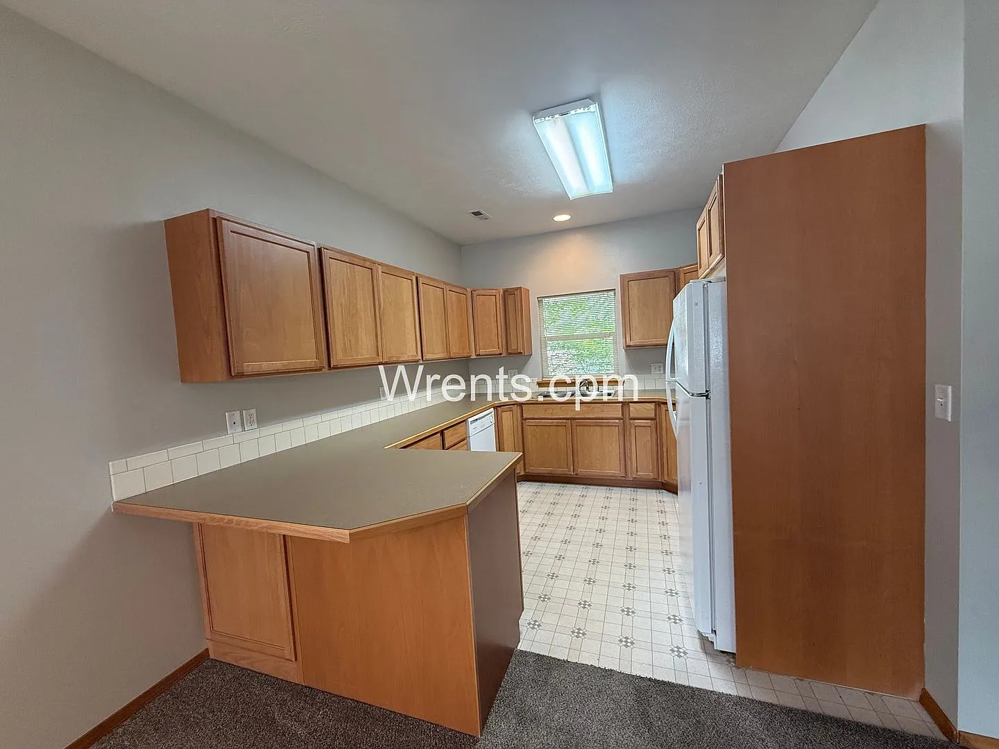 Coming Soon! South Hill Duplex With Garage & Utilities Included! — Photo 4