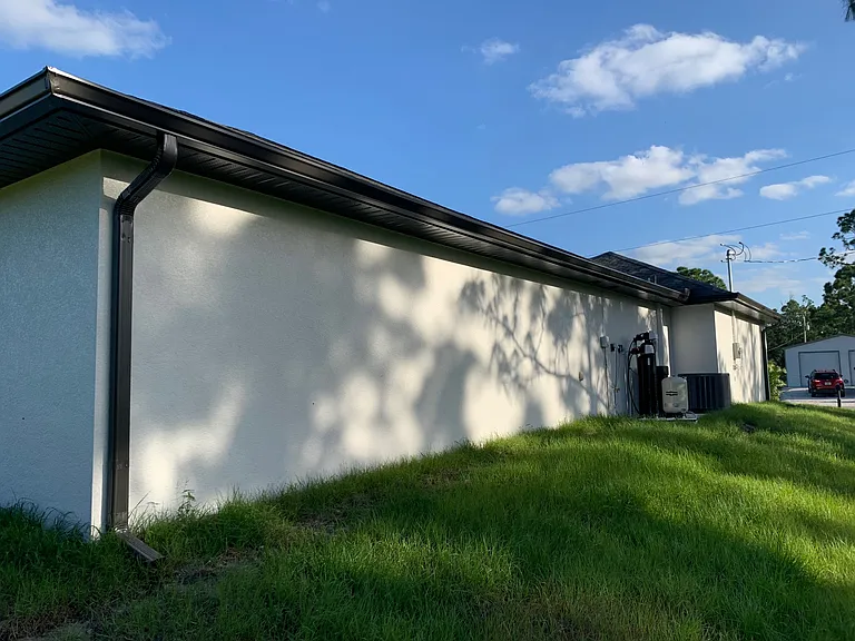 871 Garland St E — Photo 5
