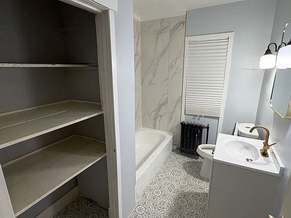 4th image of 23 Henry Clay Ave APT 1