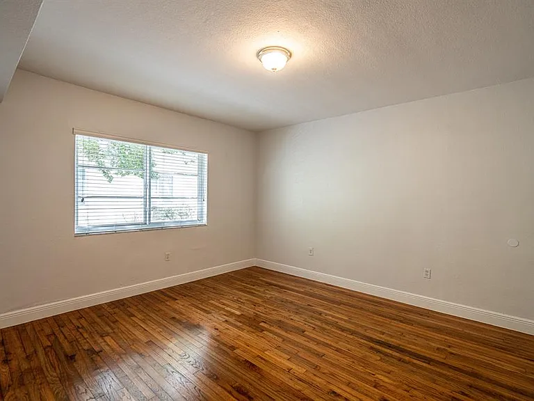 1011 Bay Dr #106 — Photo 12