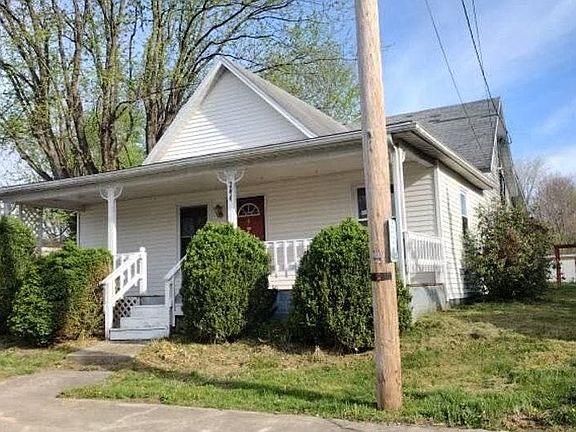 2nd image of 244 E Oak St