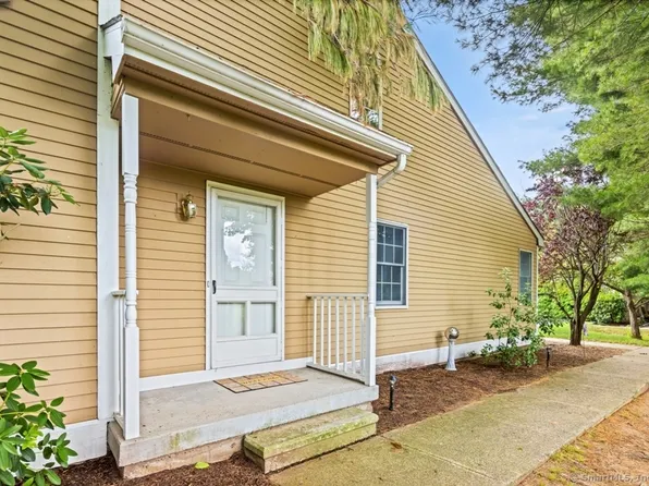 697 South End Road #5, Southington, CT 06479