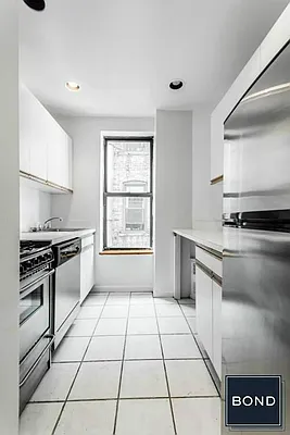 Rented by Bond New York | media 12
