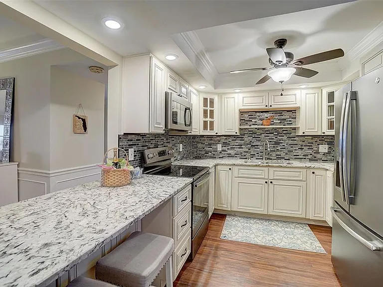5108 Brittany Dr S #205 — Photo 9