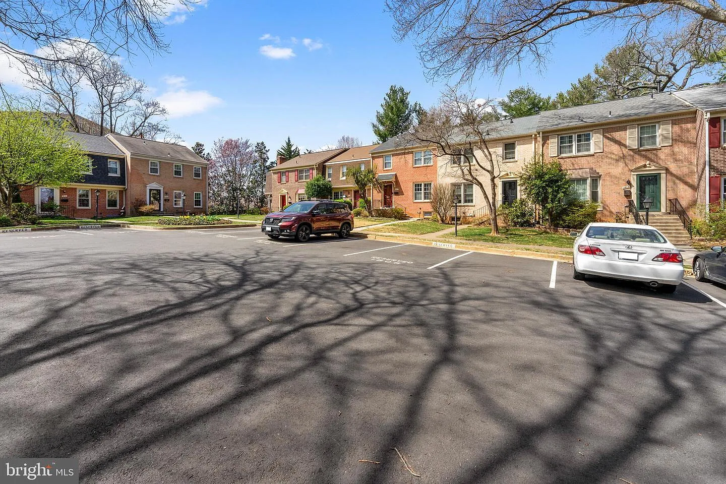 3 bed, 3.0 bath, 1472 sqft, $3,300 — Photo 3