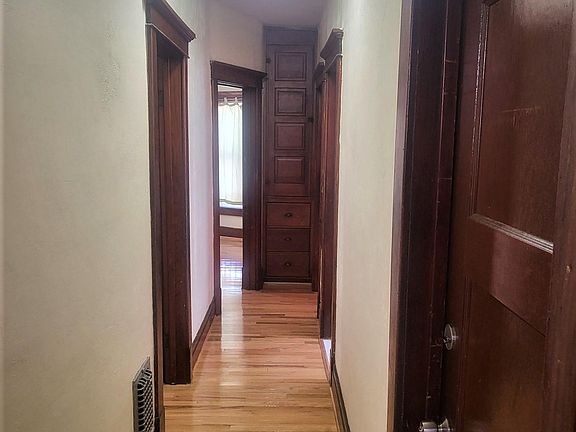 5th image of 214 E Delavan Ave #1