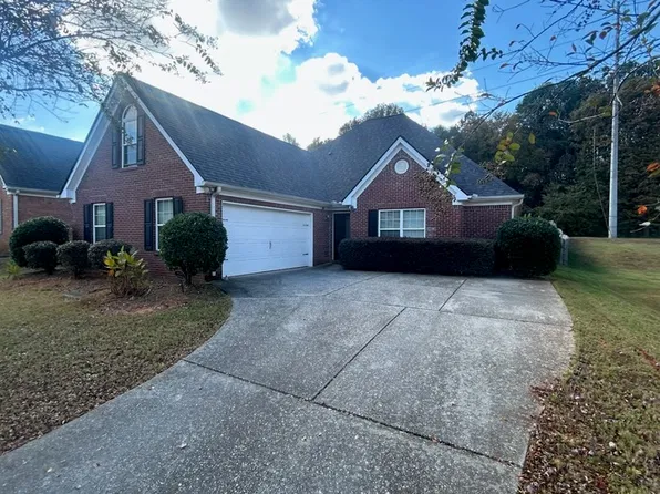 4092 Village Crossing Cir, Ellenwood, GA 30294