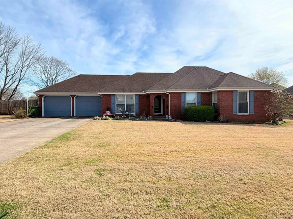 2218 Jackson Ave, Muscle Shoals, AL 35661