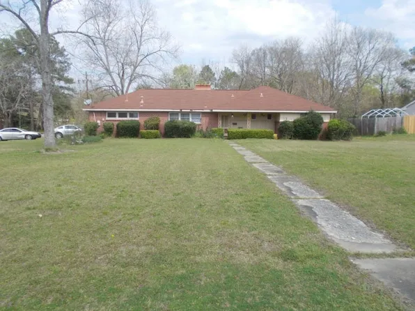 2803 N Colonial Dr, Montgomery, AL 36111