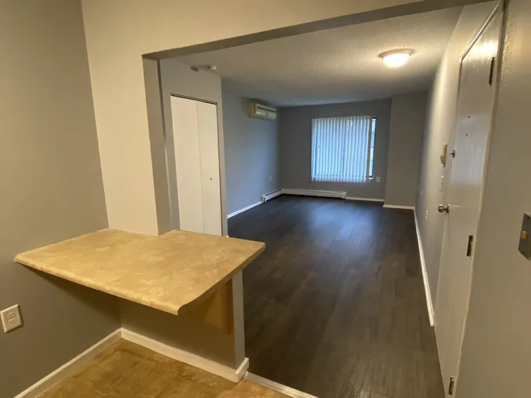 204 2nd St #6 — Photo 8