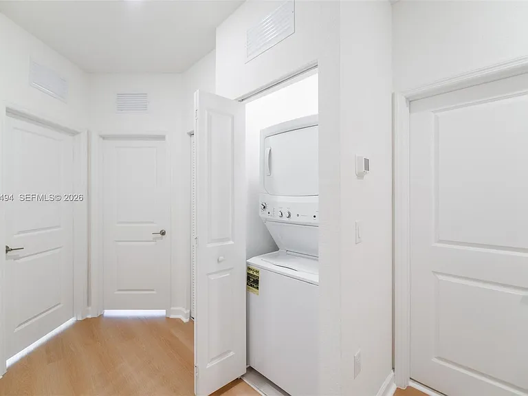 640 NE 207th St — Photo 24