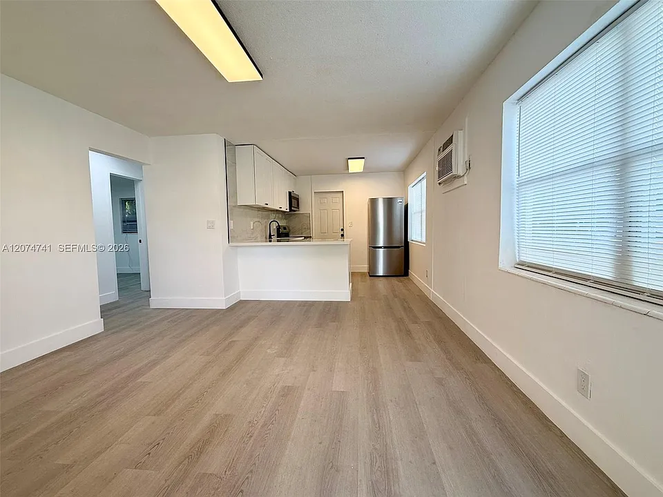 910 SW 2nd Ave #910