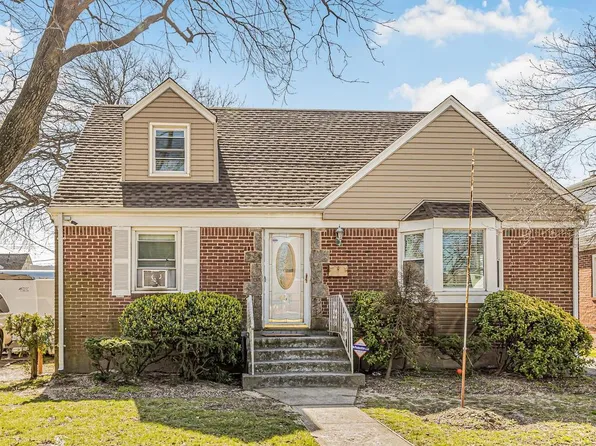 461 Peninsula Boulevard, Lynbrook, NY 11563