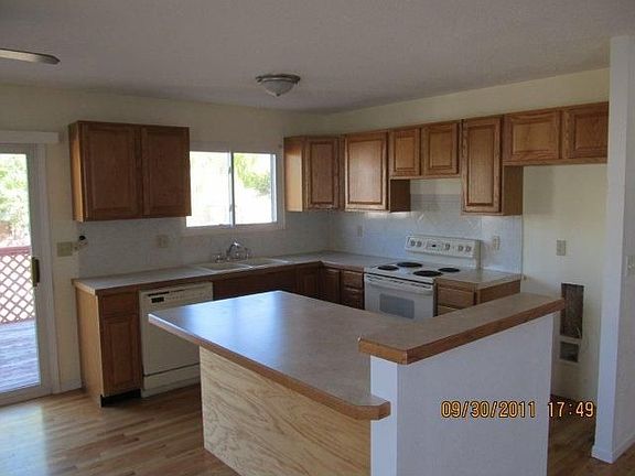 5th image of 3304 Claremont Ave