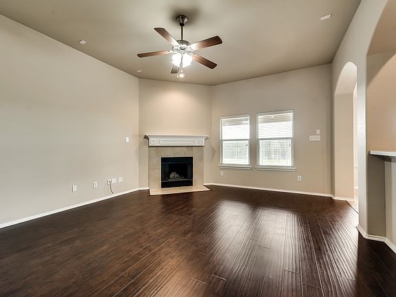 4th image of 2116 Hartley Dr