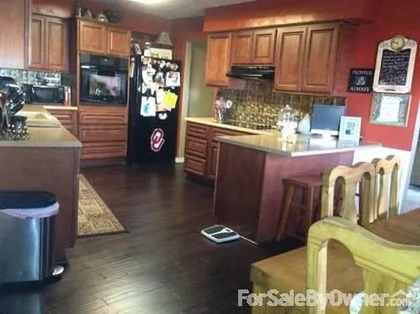 1616 Country Rd, Blackwell, OK 74631
