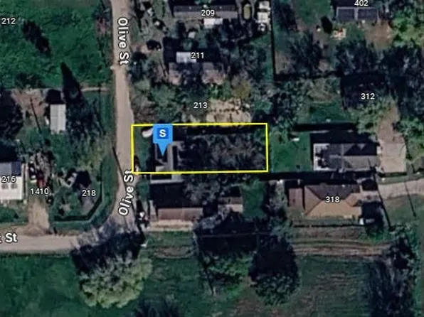 215 Olive St, El Campo, TX 77437