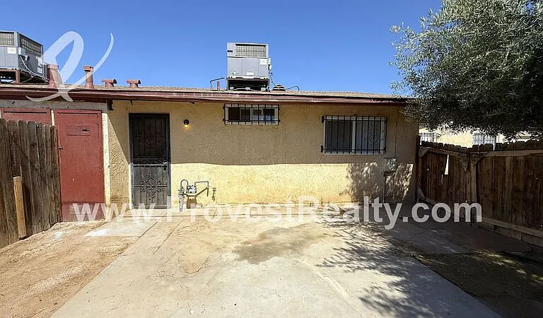 20130 Rimrock Rd #B — Photo 16