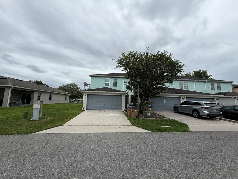 2411 Grasmere View Pkwy N — Photo 3