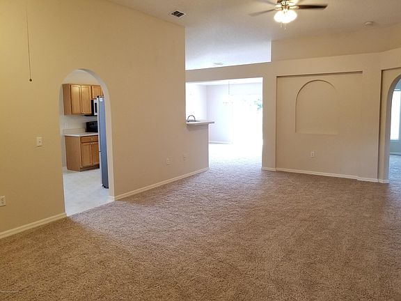3rd image of 869 Macon Dr
